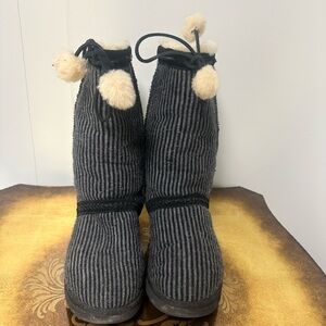 UGG Women’s Black and Cream Striped Boots, Size 8W